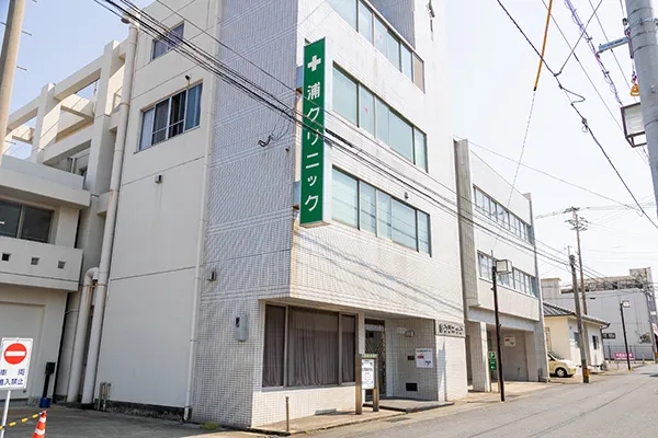 URA CLINIC instagram
